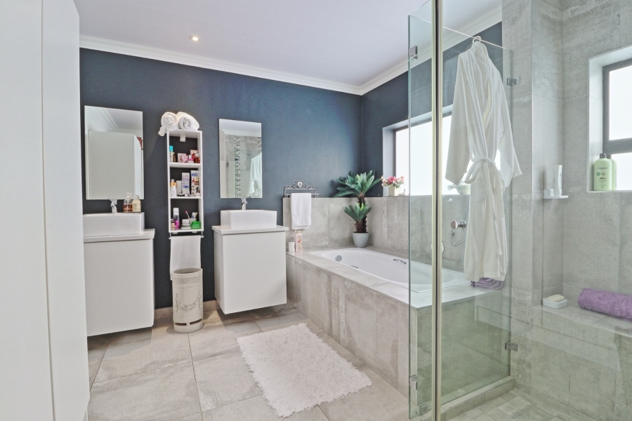 3 Bedroom Property for Sale in Monte Christo Western Cape